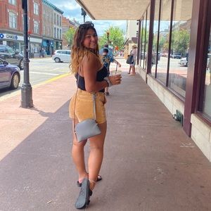 Meet your Posher, Ally